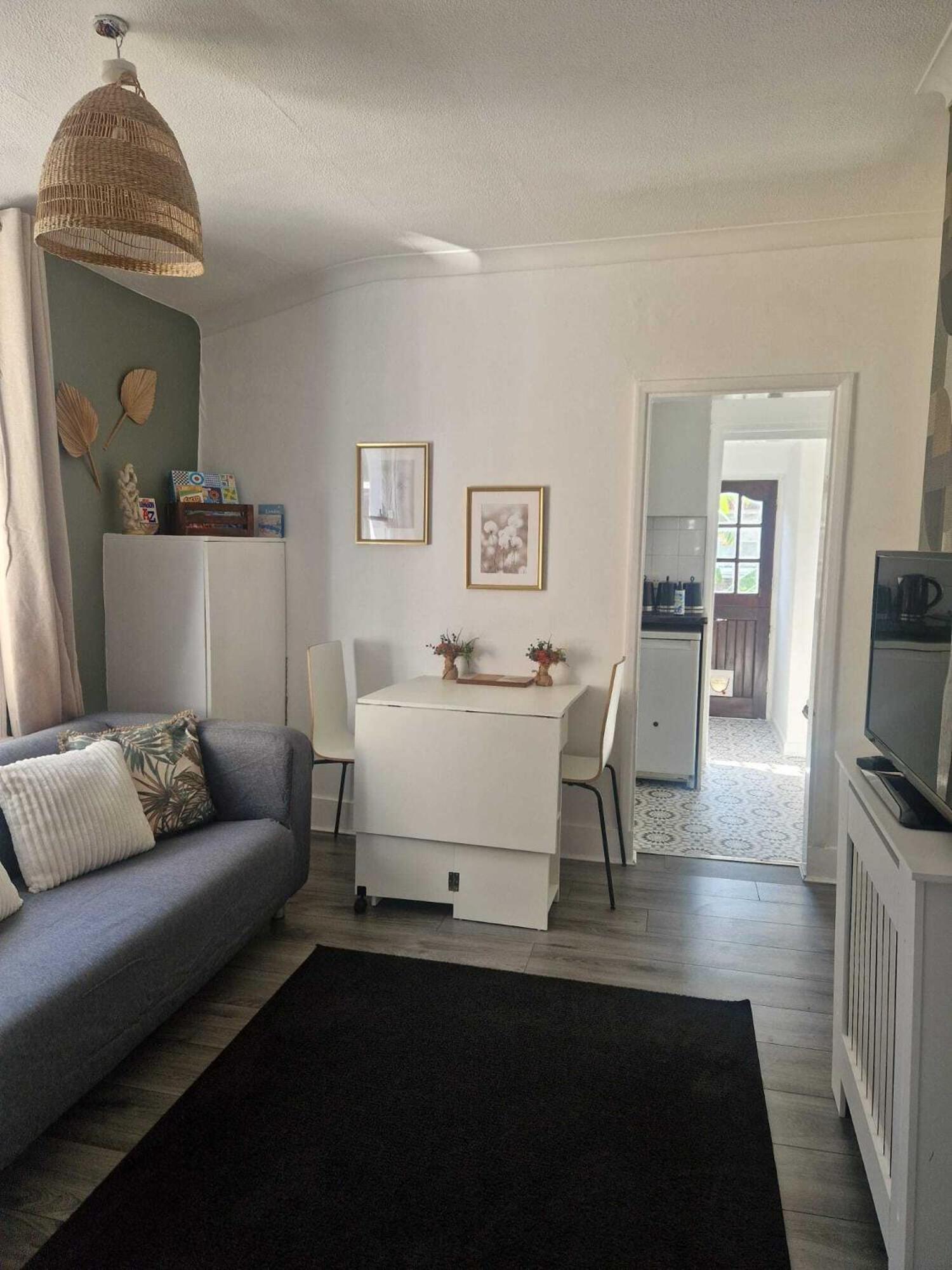 Вилла 46A Broughton Road Fulham Лондон Экстерьер фото