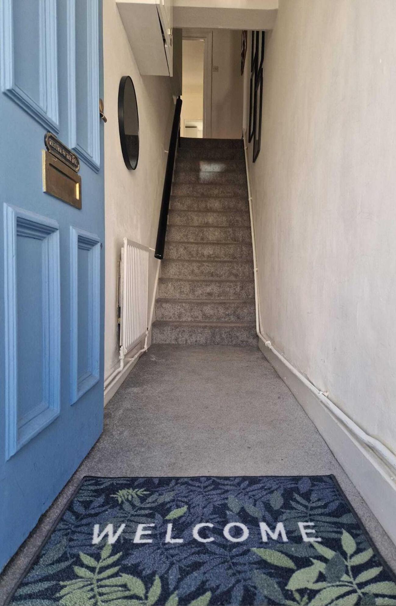 Вилла 46A Broughton Road Fulham Лондон Экстерьер фото