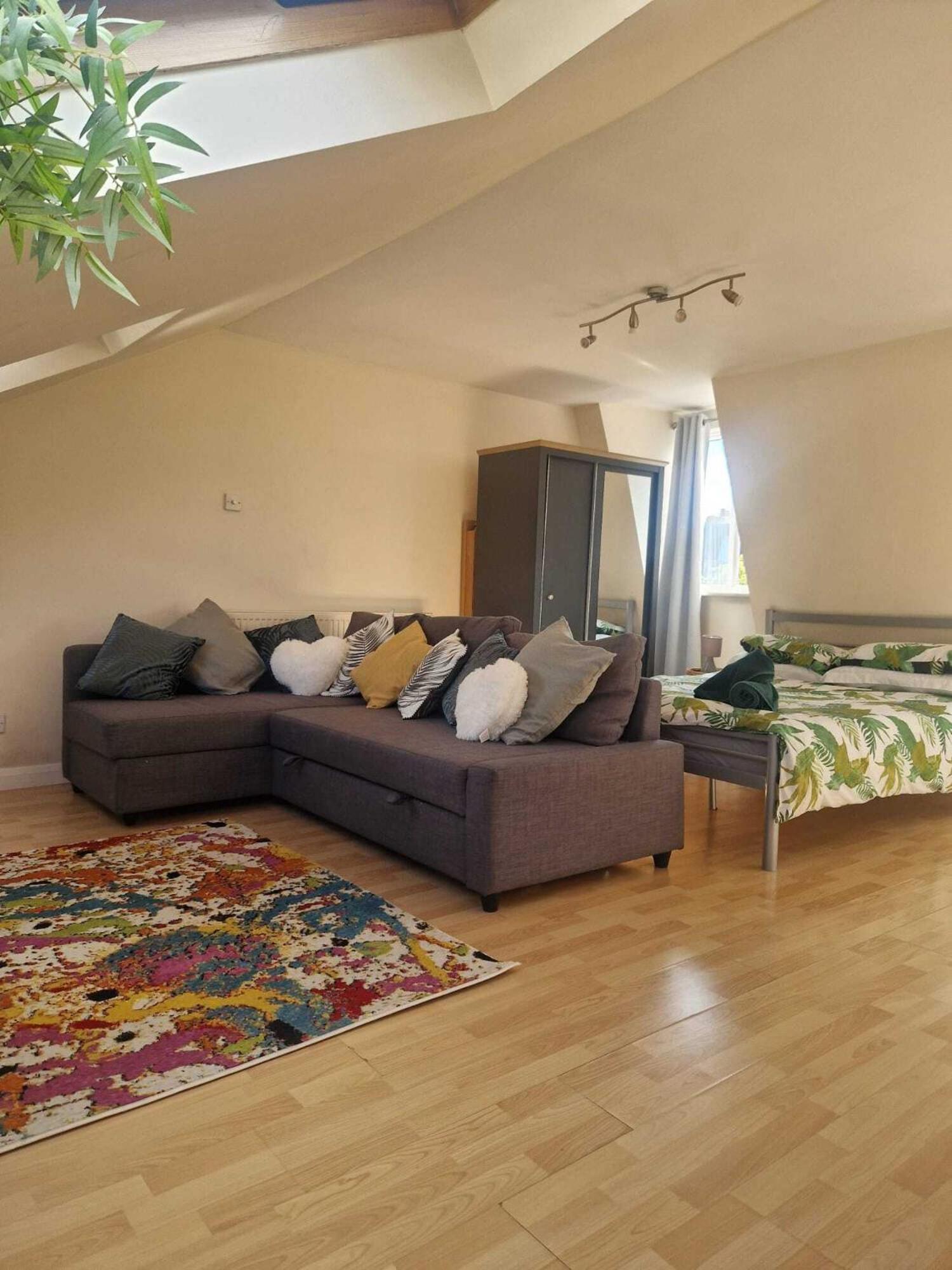 Вилла 46A Broughton Road Fulham Лондон Экстерьер фото